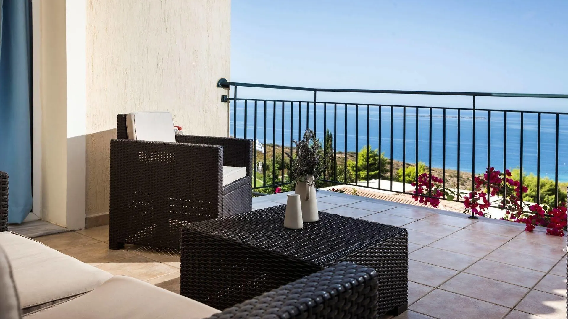 Dionysos Village Resort Lassi  Aparthotel